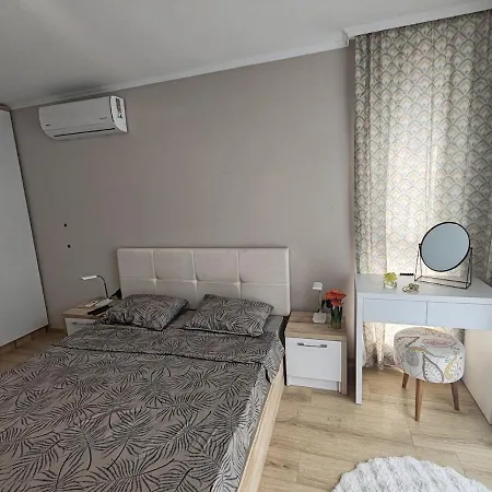 Infinity Free Private Parking Апартамент
